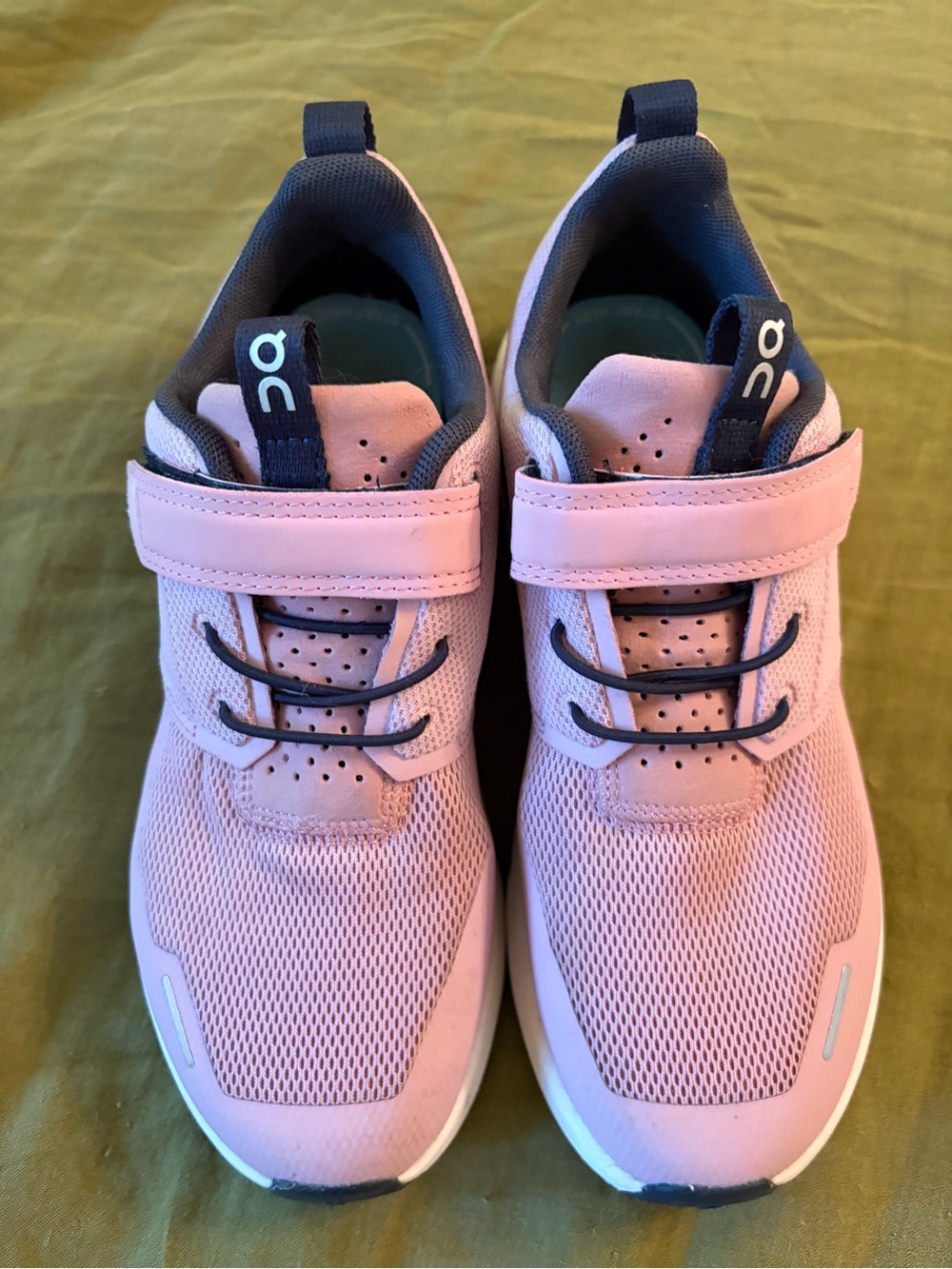 On Kids Running Velcro Sneaker Pink Mauve New Size 3